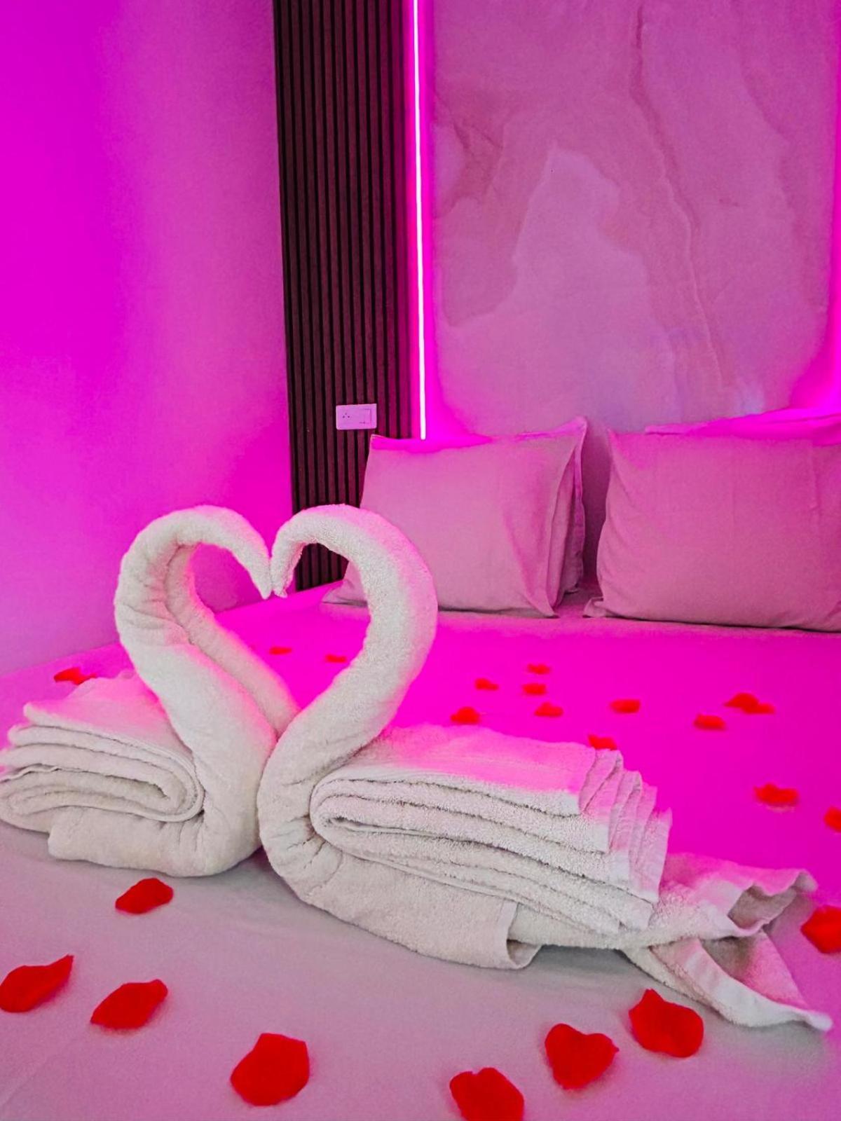 Intimate Escape - Seaside - Spa Bath - Wifi - Ac Ницца Экстерьер фото