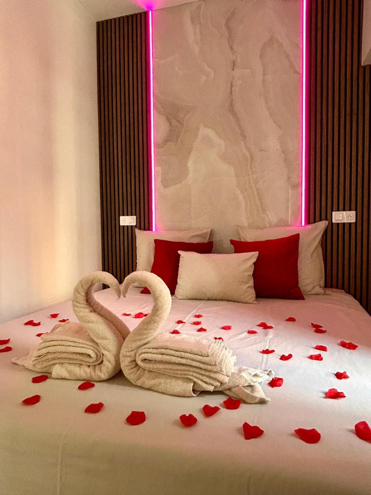 Intimate Escape - Seaside - Spa Bath - Wifi - Ac Ницца Экстерьер фото